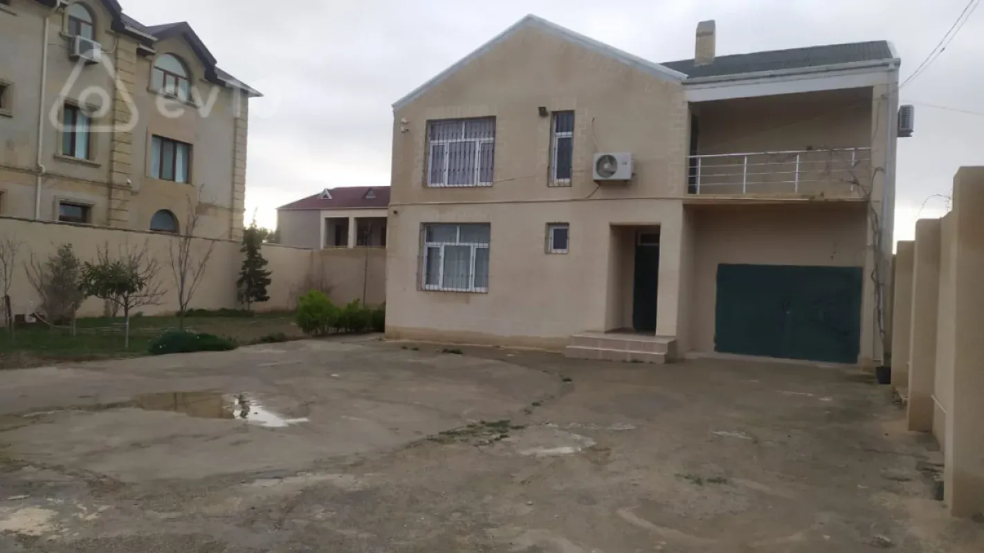 Satılır 4 otaqlı həyət evi 150 m²