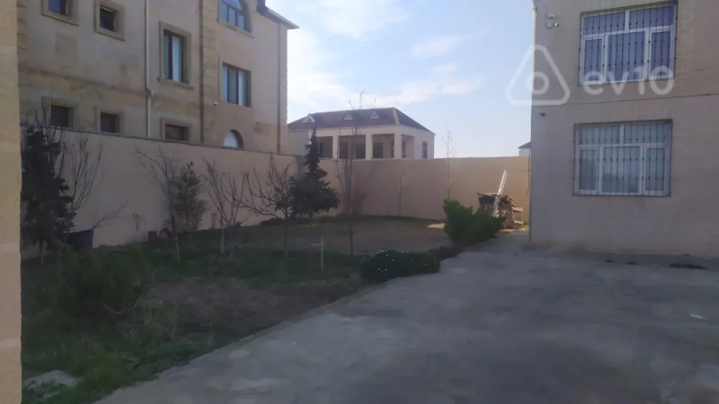 Satılır 4 otaqlı həyət evi 150 m²