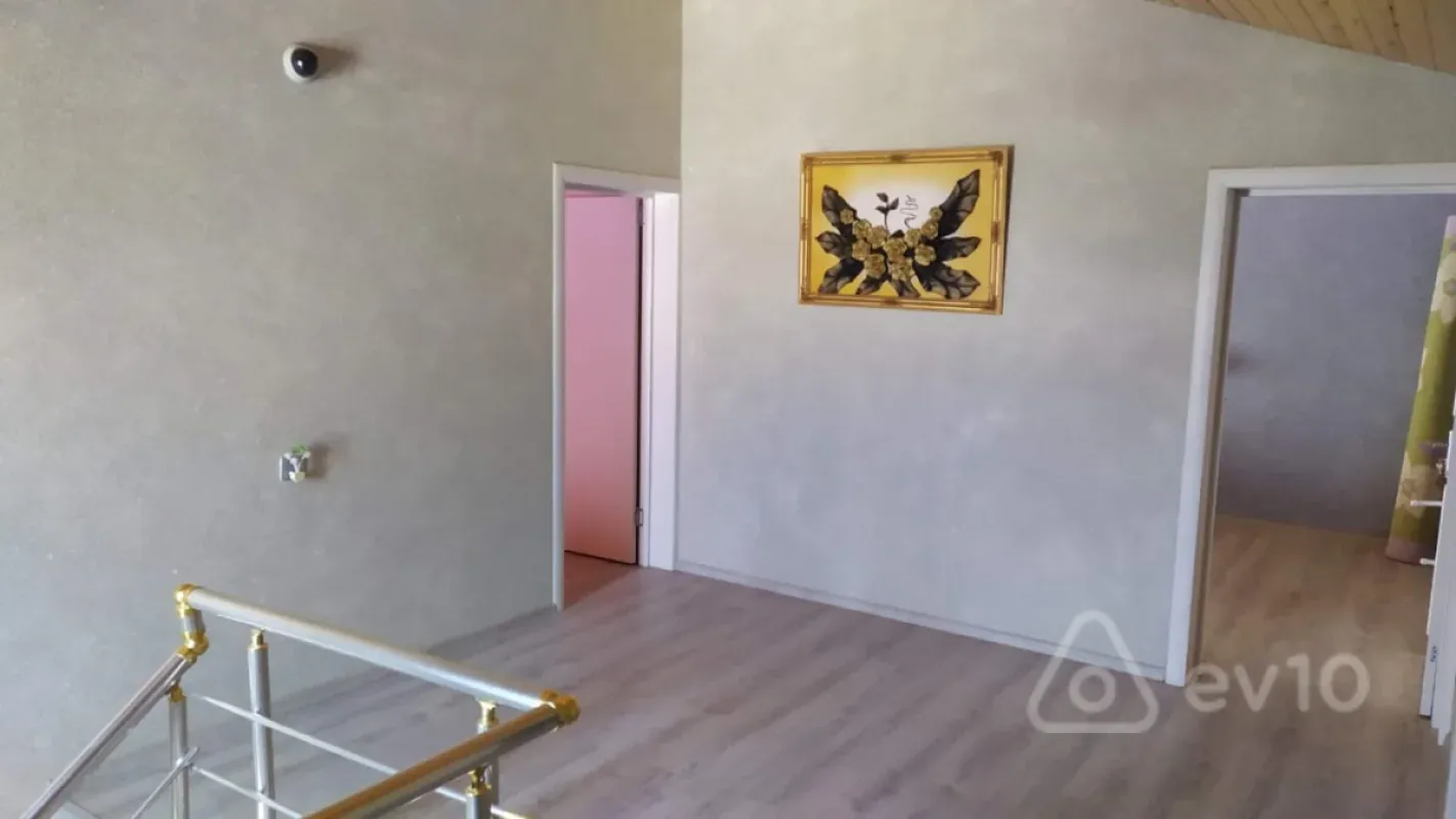 Satılır 4 otaqlı həyət evi 150 m²