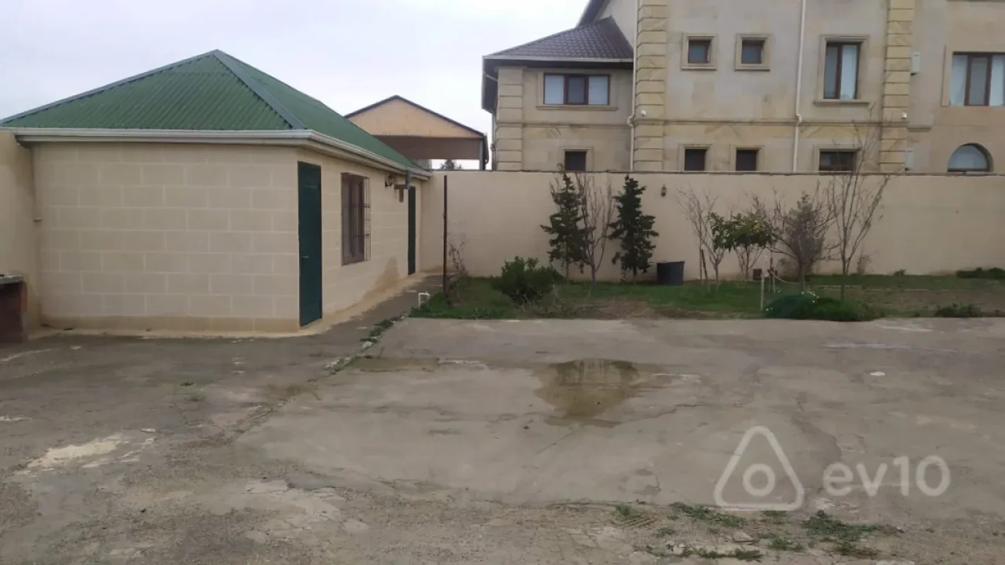 Satılır 4 otaqlı həyət evi 150 m²