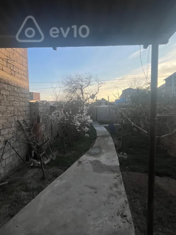 Kirayə verilir 3 otaqlı həyət evi 100 m²