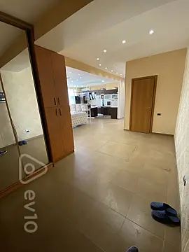 Kirayə verilir 3 otaqlı yeni tikili 135 m²