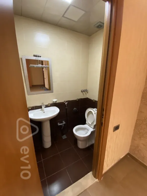 Kirayə verilir 3 otaqlı yeni tikili 135 m²