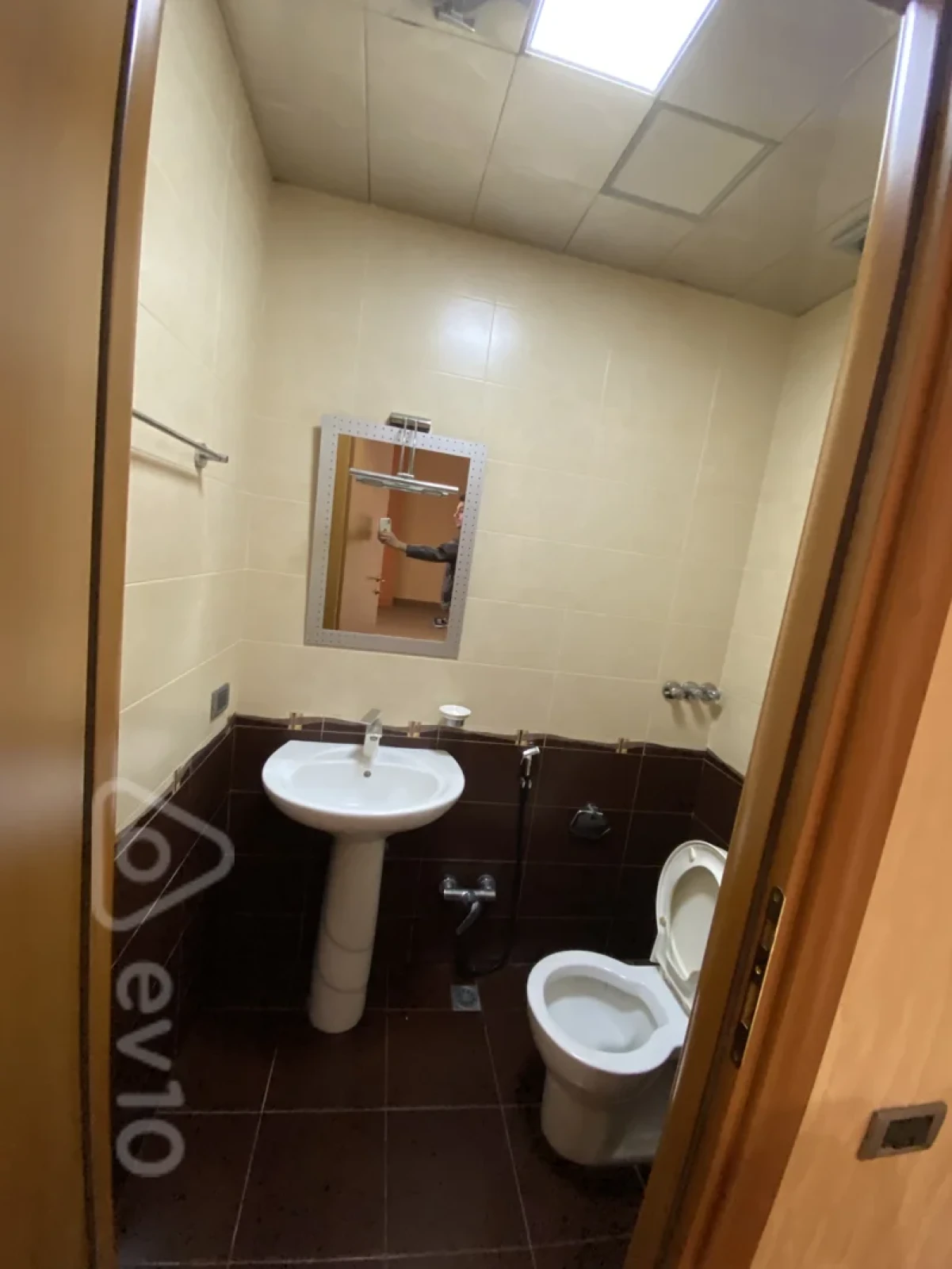 Kirayə verilir 3 otaqlı yeni tikili 135 m²