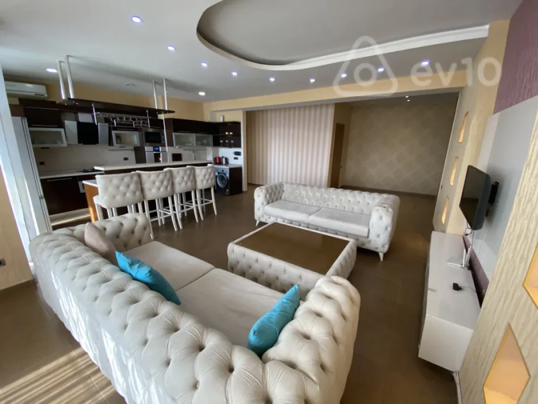 Kirayə verilir 3 otaqlı yeni tikili 135 m²