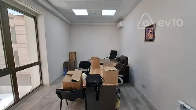Kirayə verilir 1 otaqlı ofis 20 m²