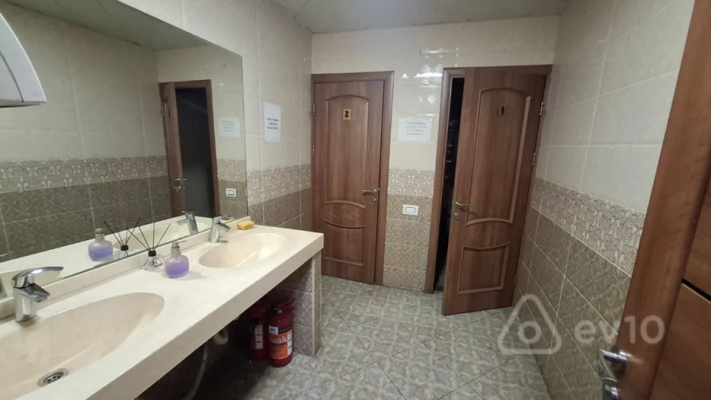 Kirayə verilir 1 otaqlı ofis 20 m²