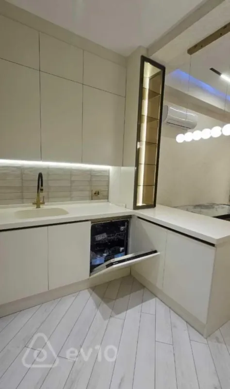 Kirayə verilir 3 otaqlı yeni tikili 110 m²