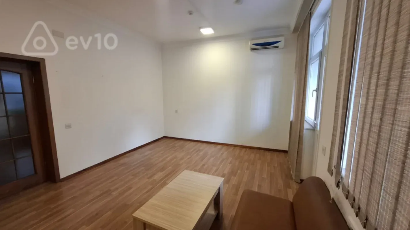 Kirayə verilir 5 otaqlı ofis 240 m²