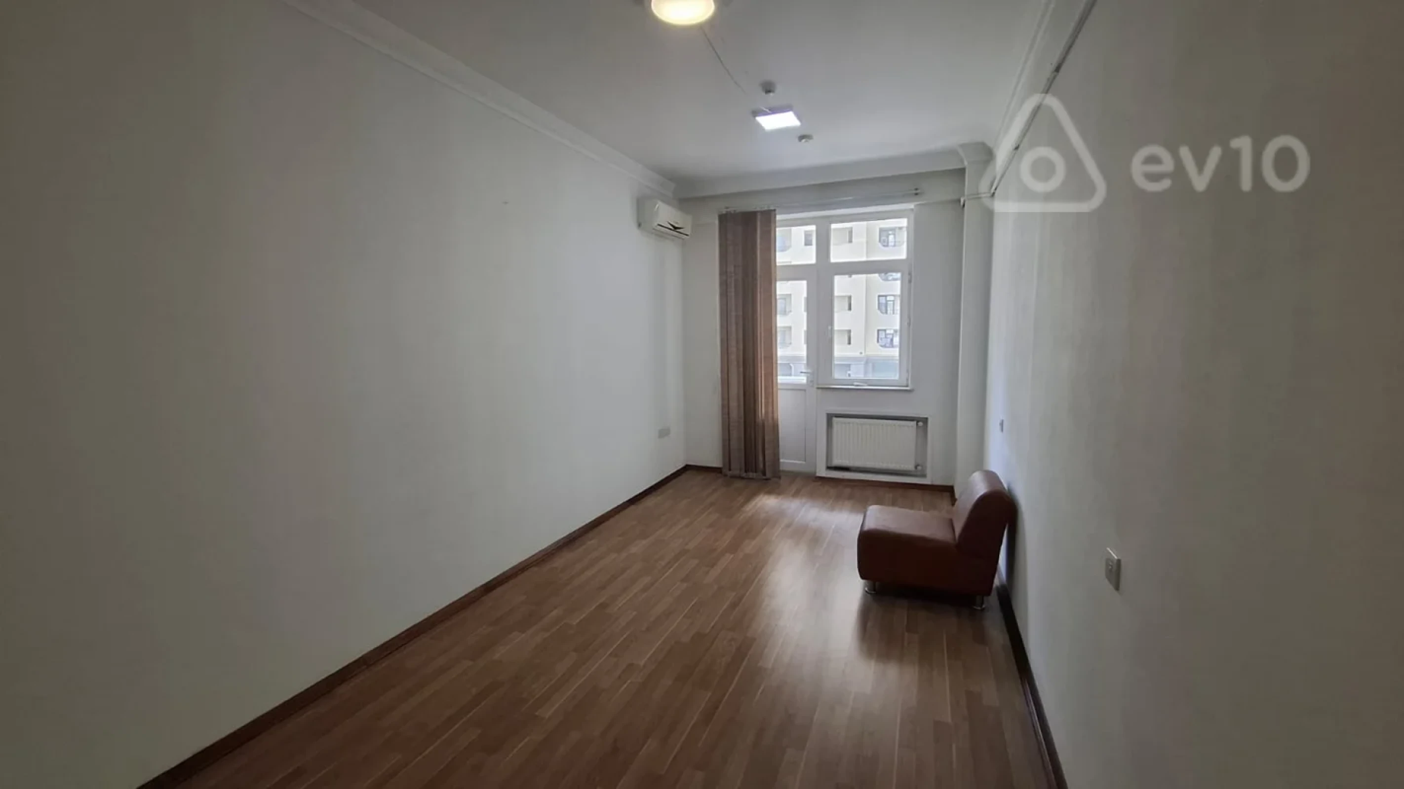 Kirayə verilir 5 otaqlı ofis 240 m²