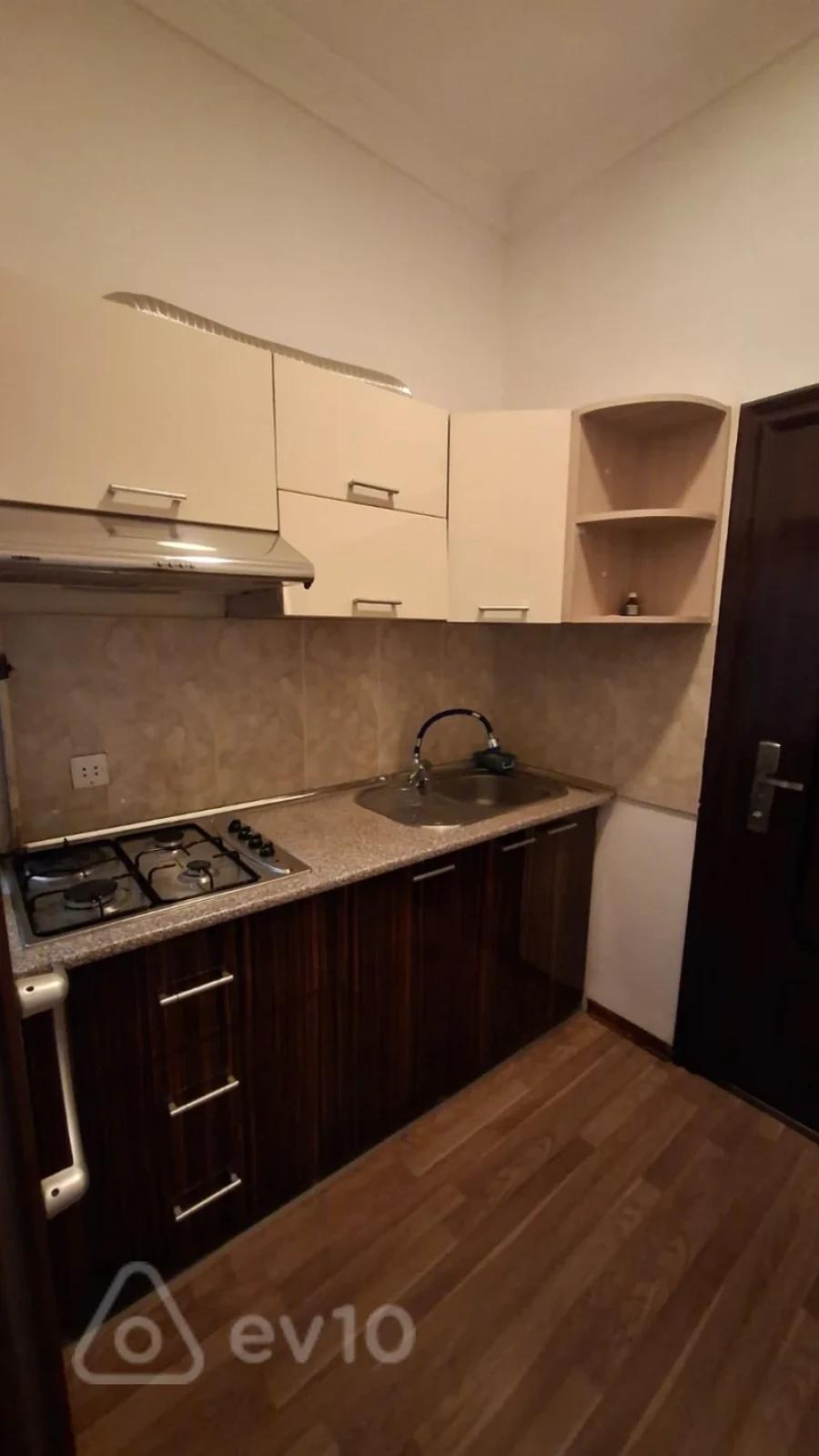 Kirayə verilir 5 otaqlı ofis 240 m²