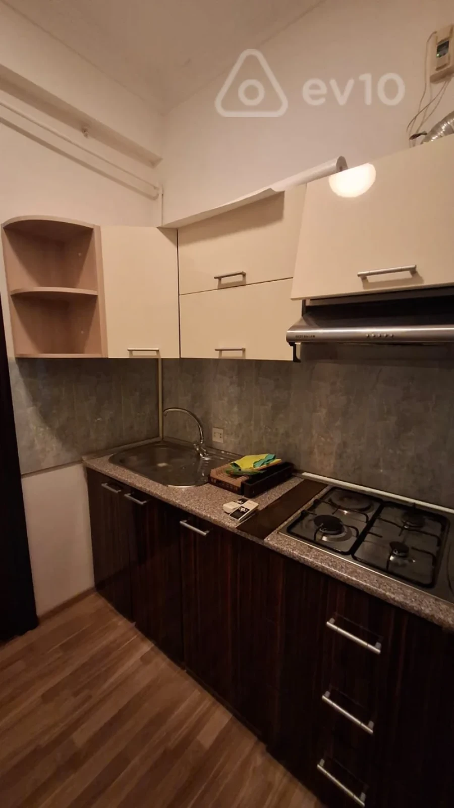 Kirayə verilir 5 otaqlı ofis 240 m²