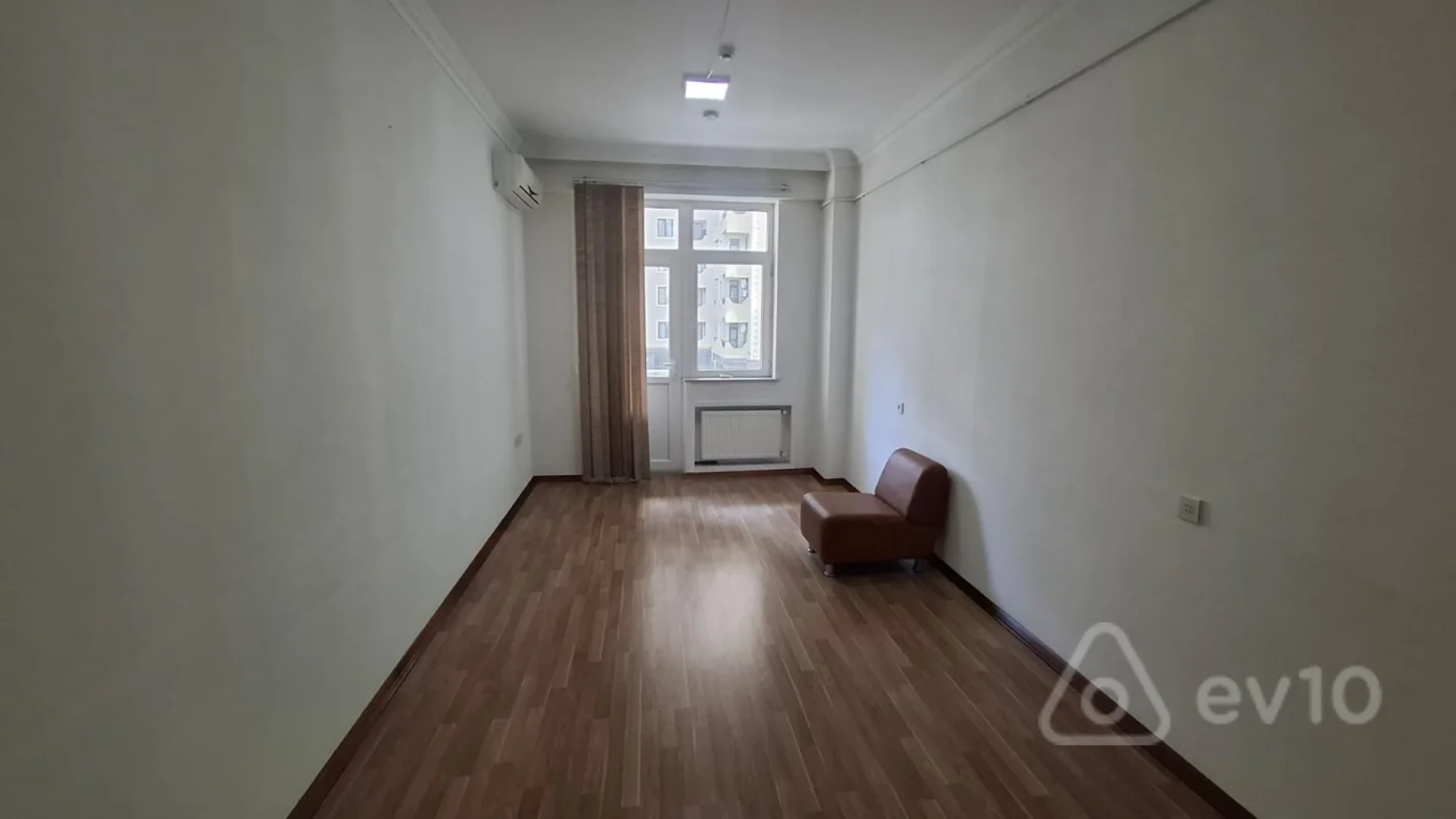 Kirayə verilir 5 otaqlı ofis 240 m²