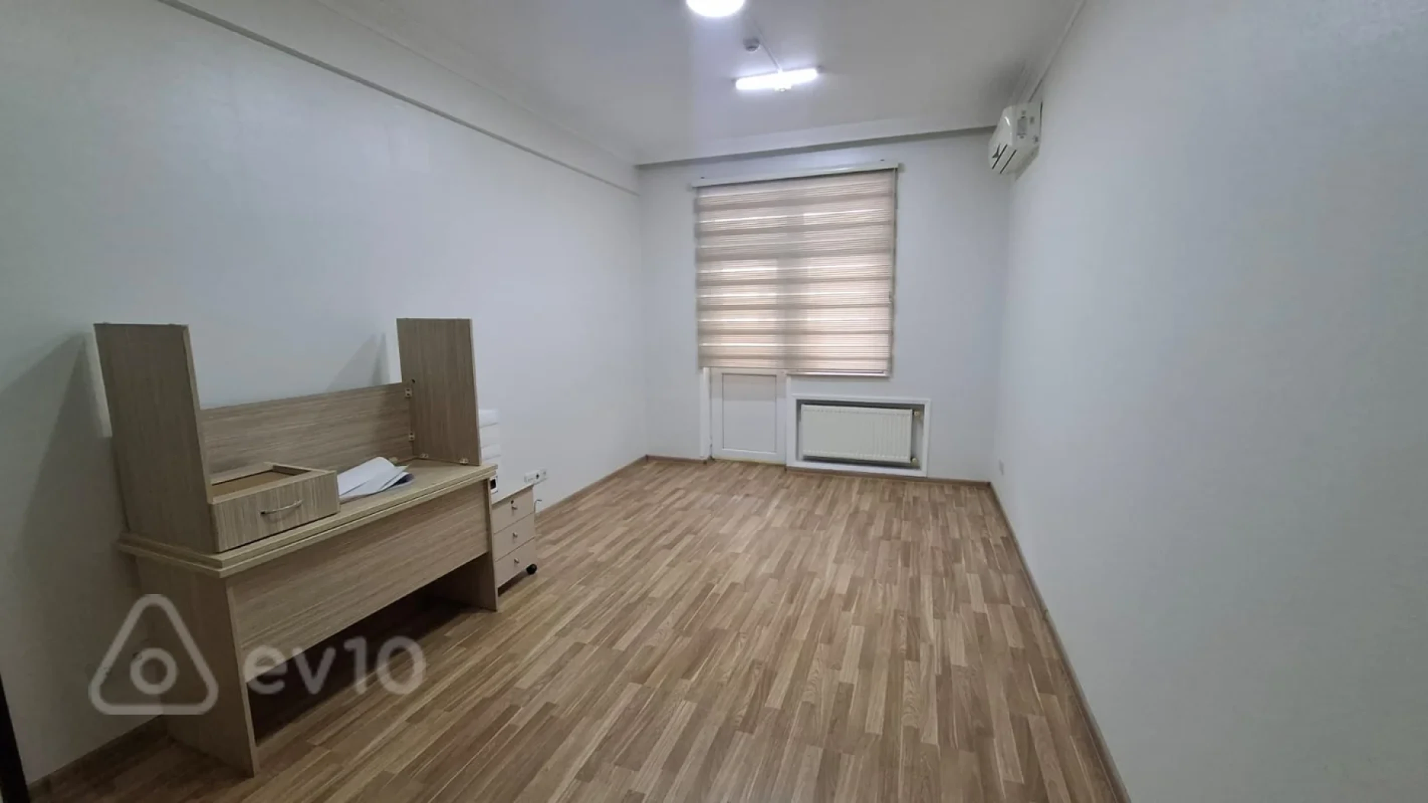 Kirayə verilir 5 otaqlı ofis 240 m²
