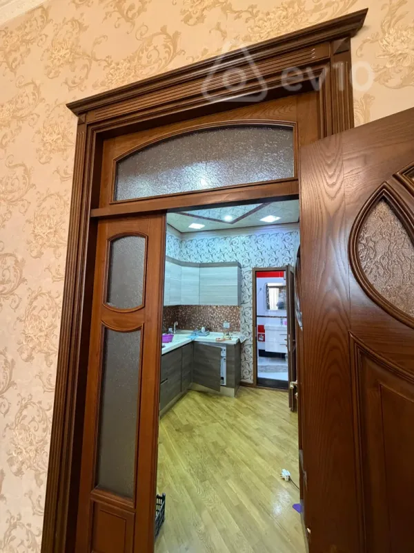 Kirayə verilir 3 otaqlı köhnə tikili 95 m²