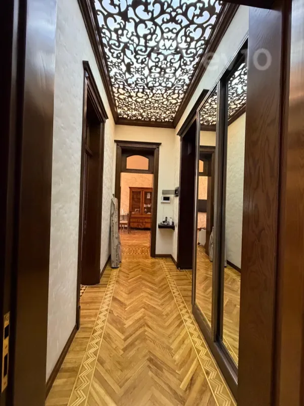 Kirayə verilir 3 otaqlı köhnə tikili 95 m²