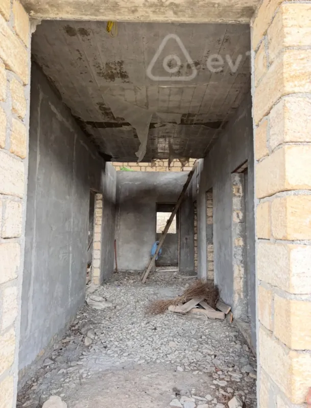 Satılır 4 otaqlı həyət evi 150 m²