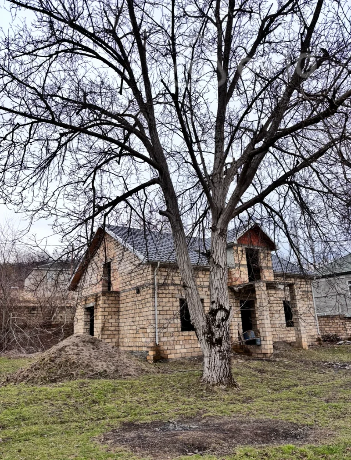 Satılır 4 otaqlı həyət evi 150 m²