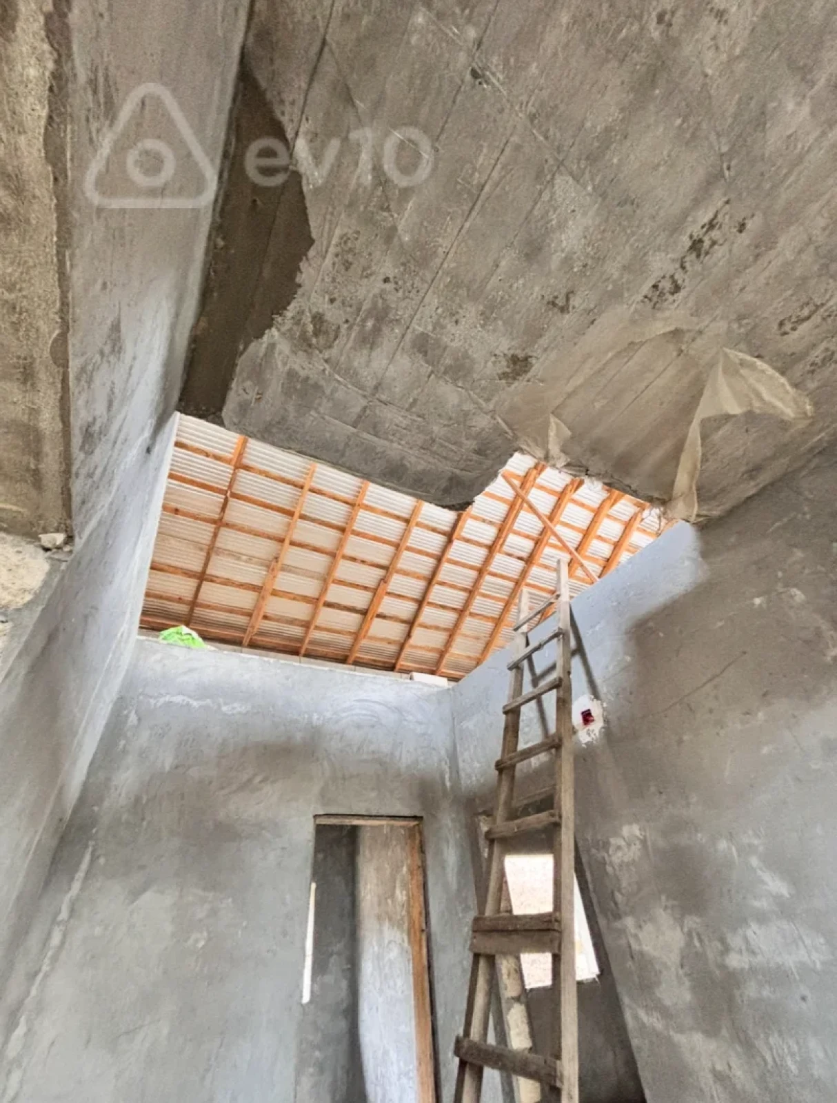 Satılır 4 otaqlı həyət evi 150 m²