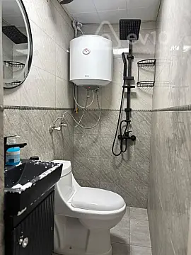 Kirayə verilir 2 otaqlı köhnə tikili 48 m²