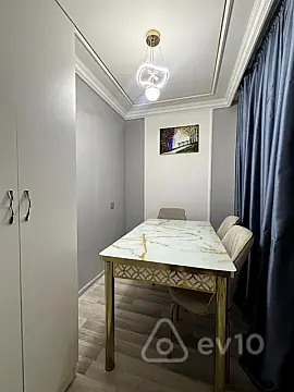 Kirayə verilir 2 otaqlı köhnə tikili 48 m²