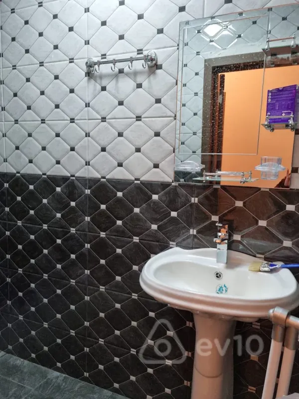 Kirayə verilir 3 otaqlı yeni tikili 105 m²