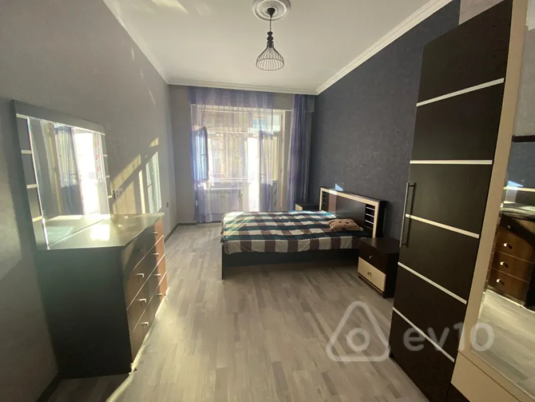Kirayə verilir 3 otaqlı yeni tikili 105 m²