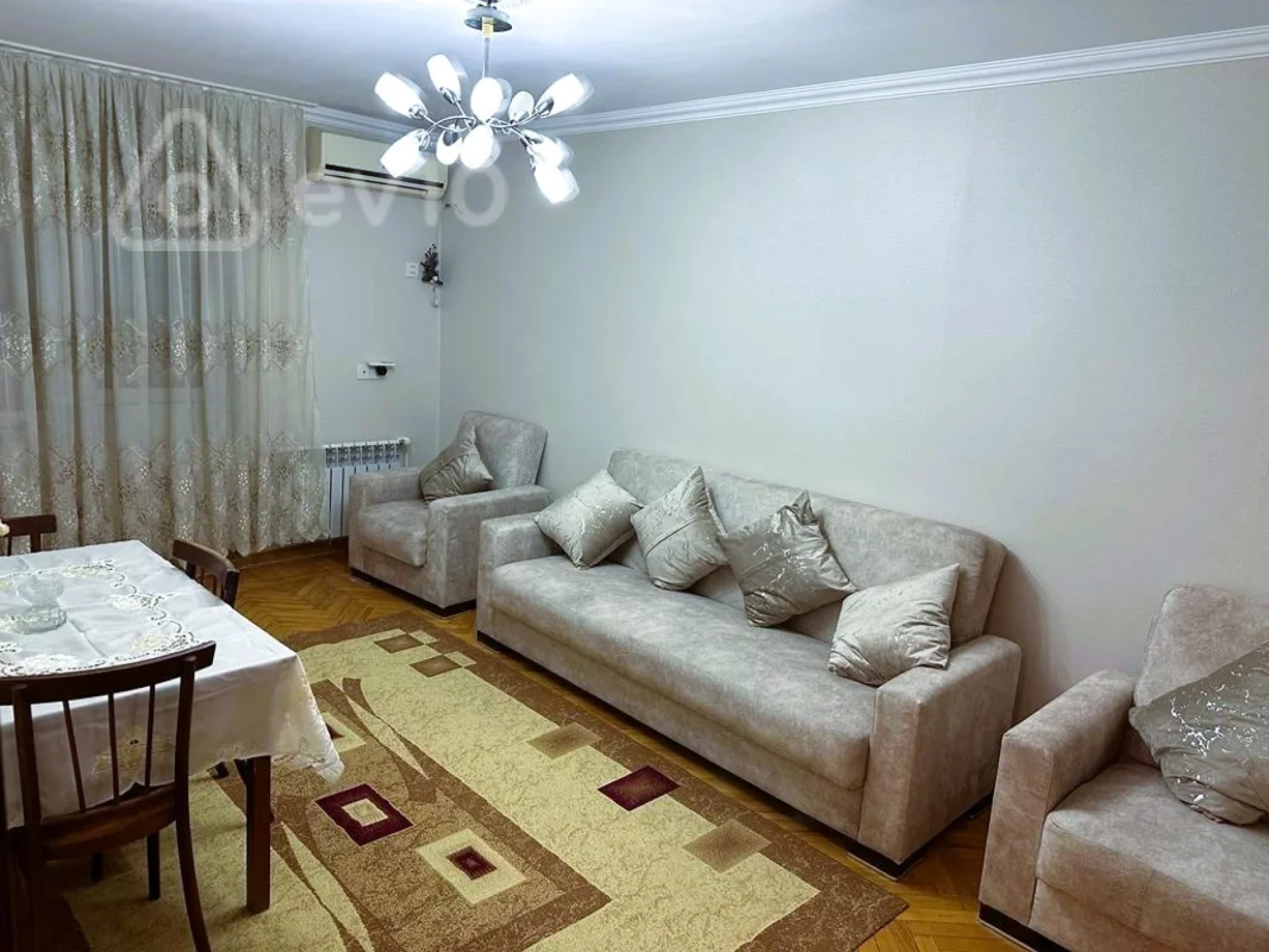 Kirayə verilir 2 otaqlı köhnə tikili 60 m²