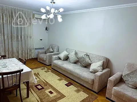 Kirayə verilir 2 otaqlı köhnə tikili 60 m²
