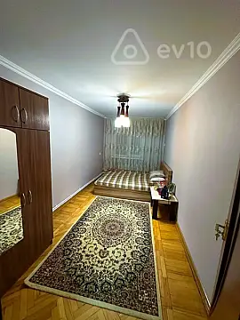 Kirayə verilir 2 otaqlı köhnə tikili 60 m²