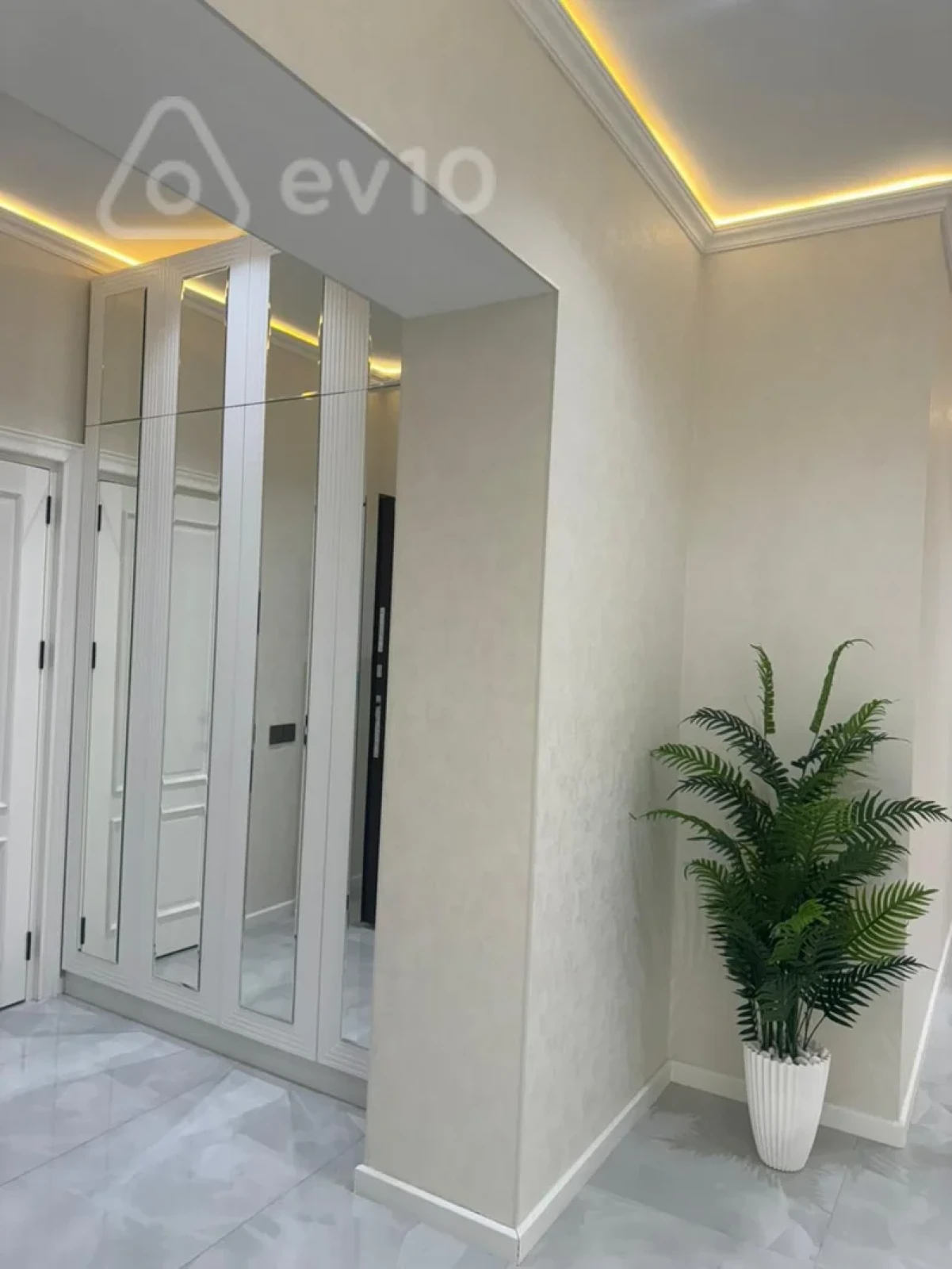 Kirayə verilir 3 otaqlı yeni tikili 148 m²