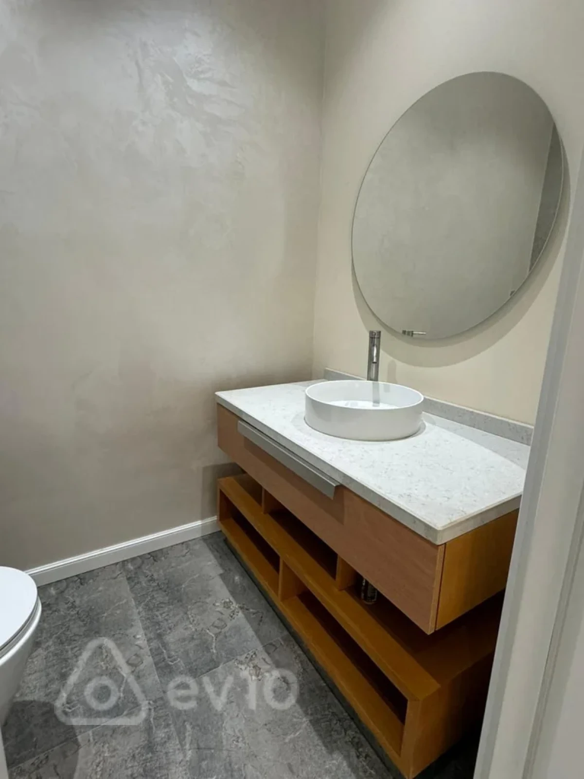 Kirayə verilir 3 otaqlı yeni tikili 148 m²