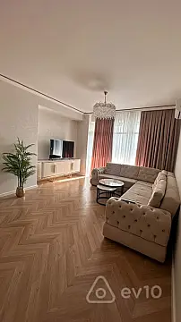 Kirayə verilir 3 otaqlı yeni tikili 148 m²