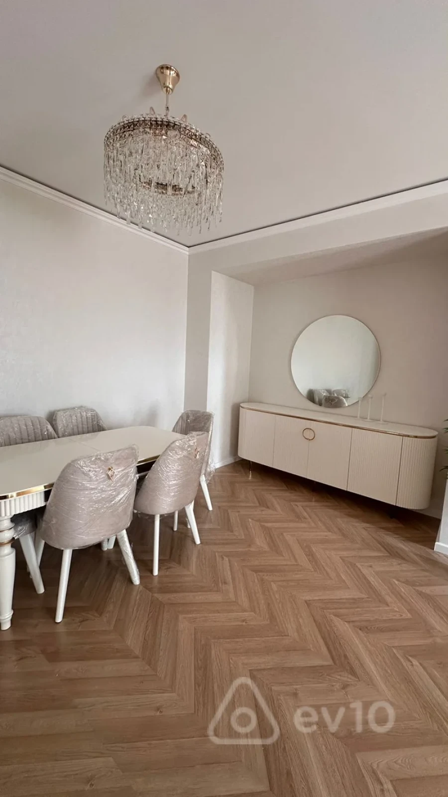 Kirayə verilir 3 otaqlı yeni tikili 148 m²