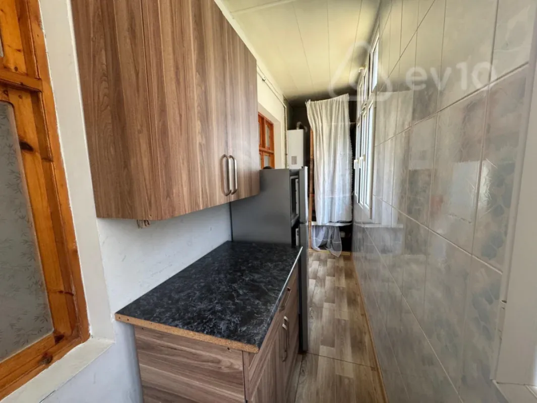 Kirayə verilir 3 otaqlı köhnə tikili 65 m²