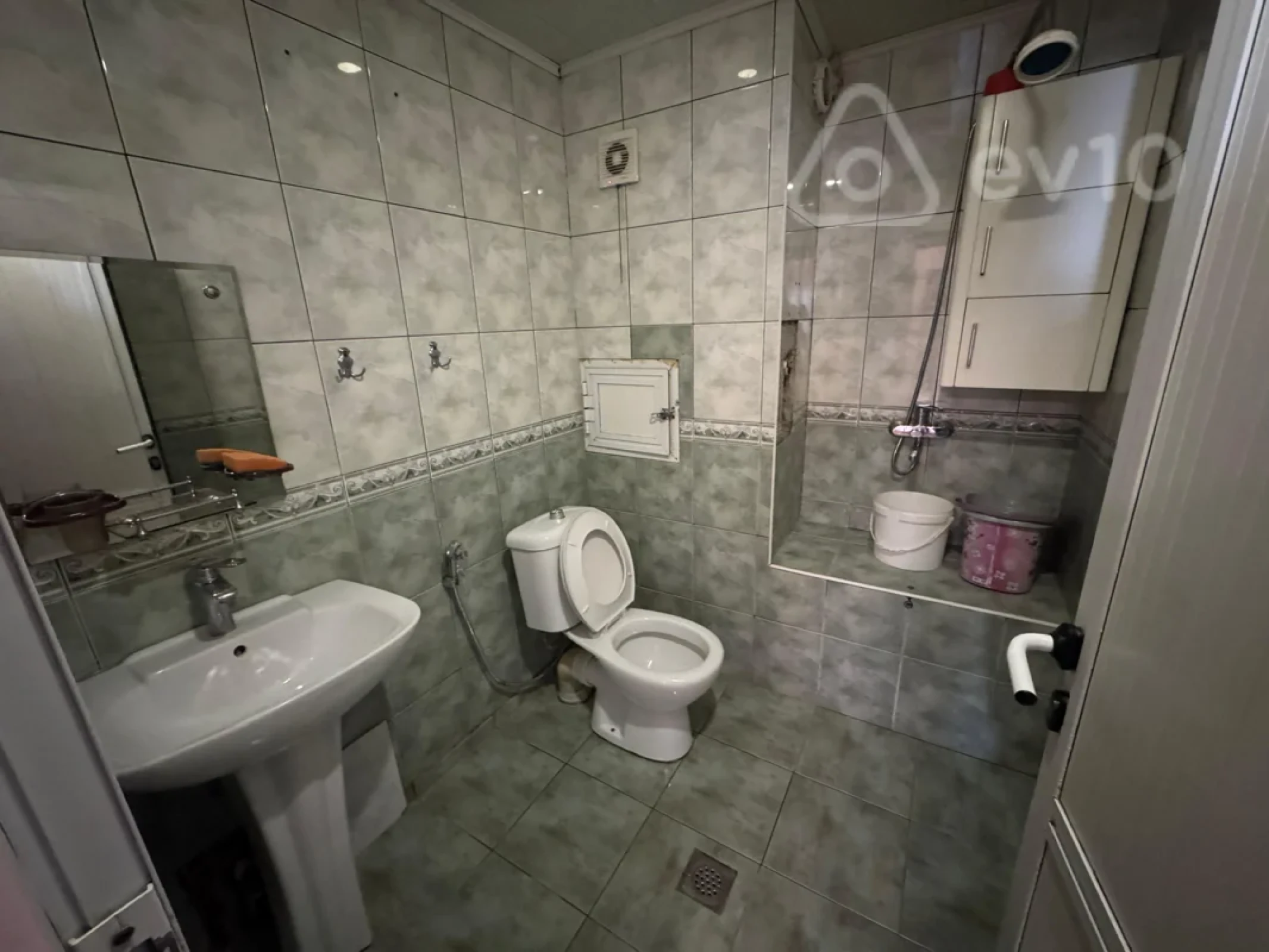 Kirayə verilir 3 otaqlı köhnə tikili 65 m²