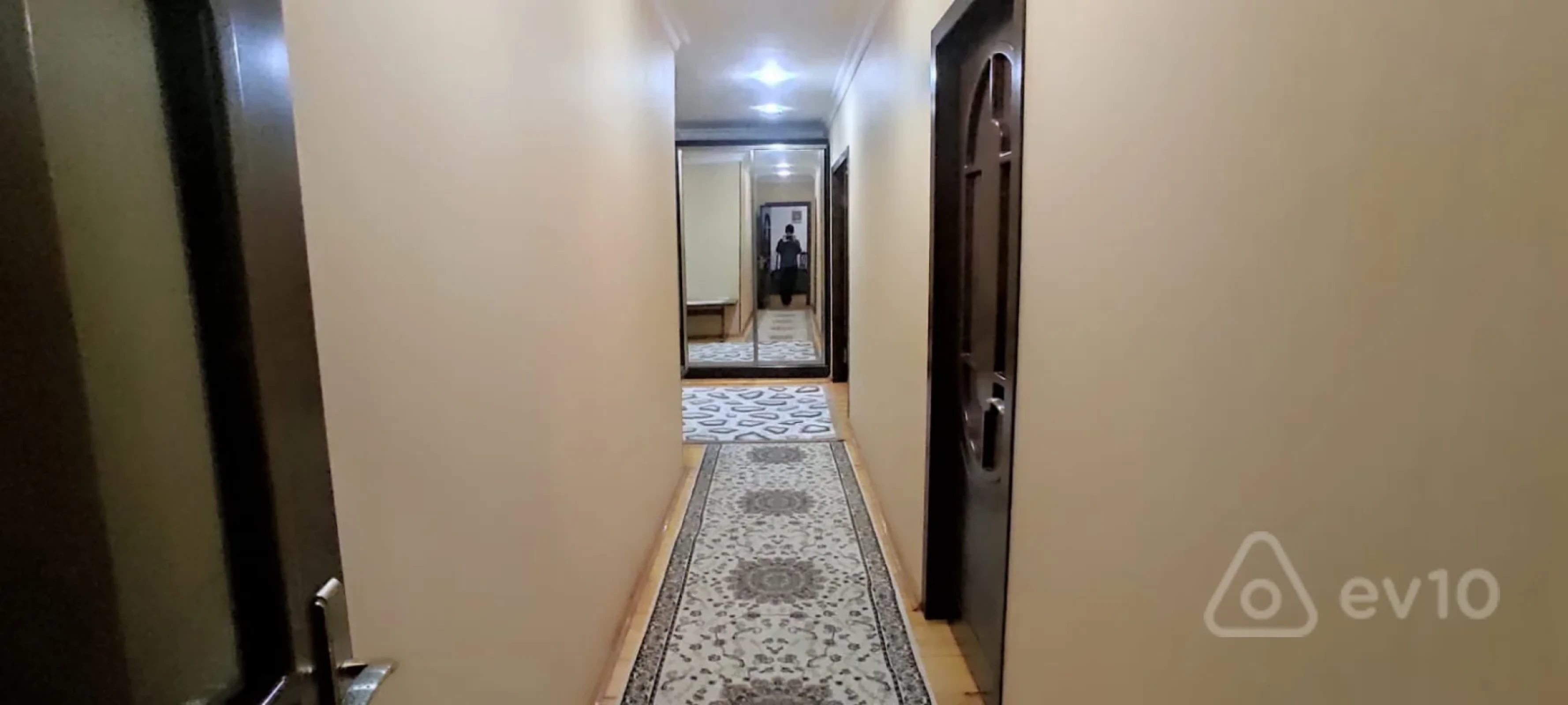 Kirayə verilir 2 otaqlı yeni tikili 65 m²