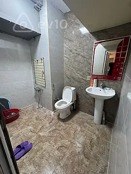 Kirayə verilir 2 otaqlı köhnə tikili 48 m²