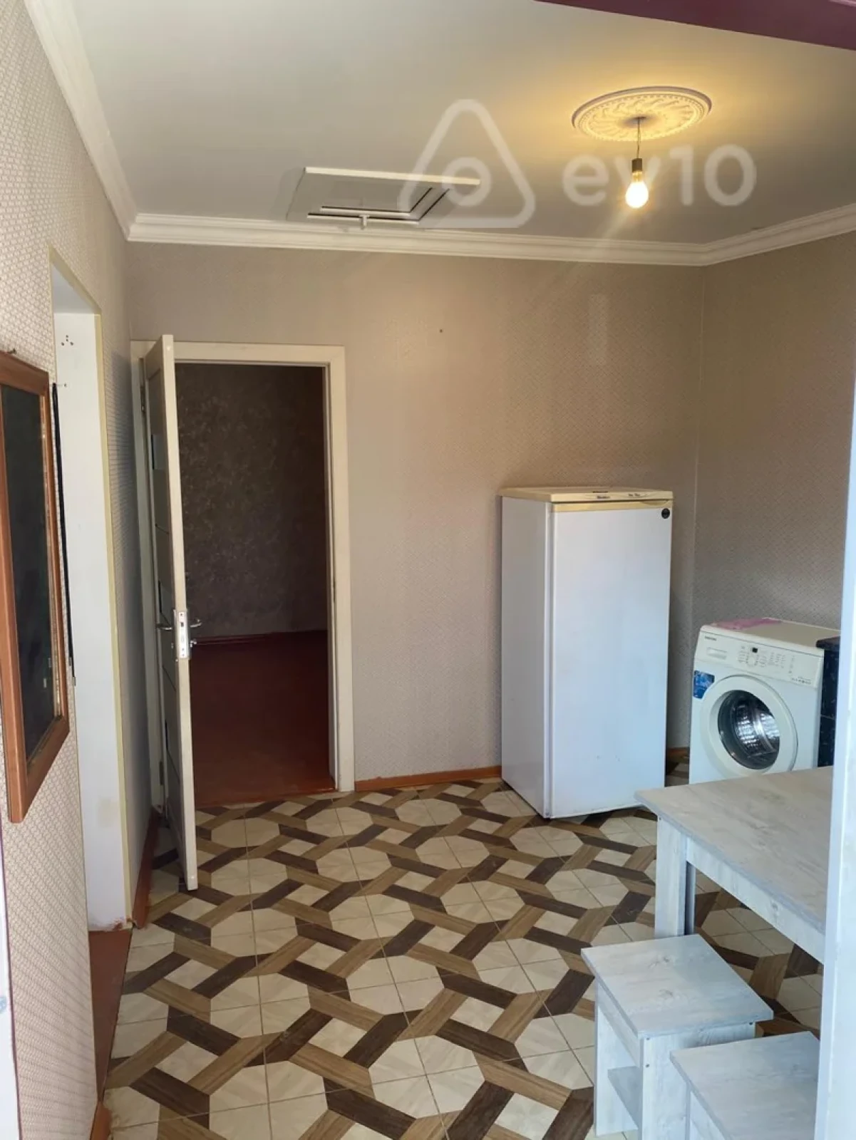 Satılır 2 otaqlı həyət evi 60 m²