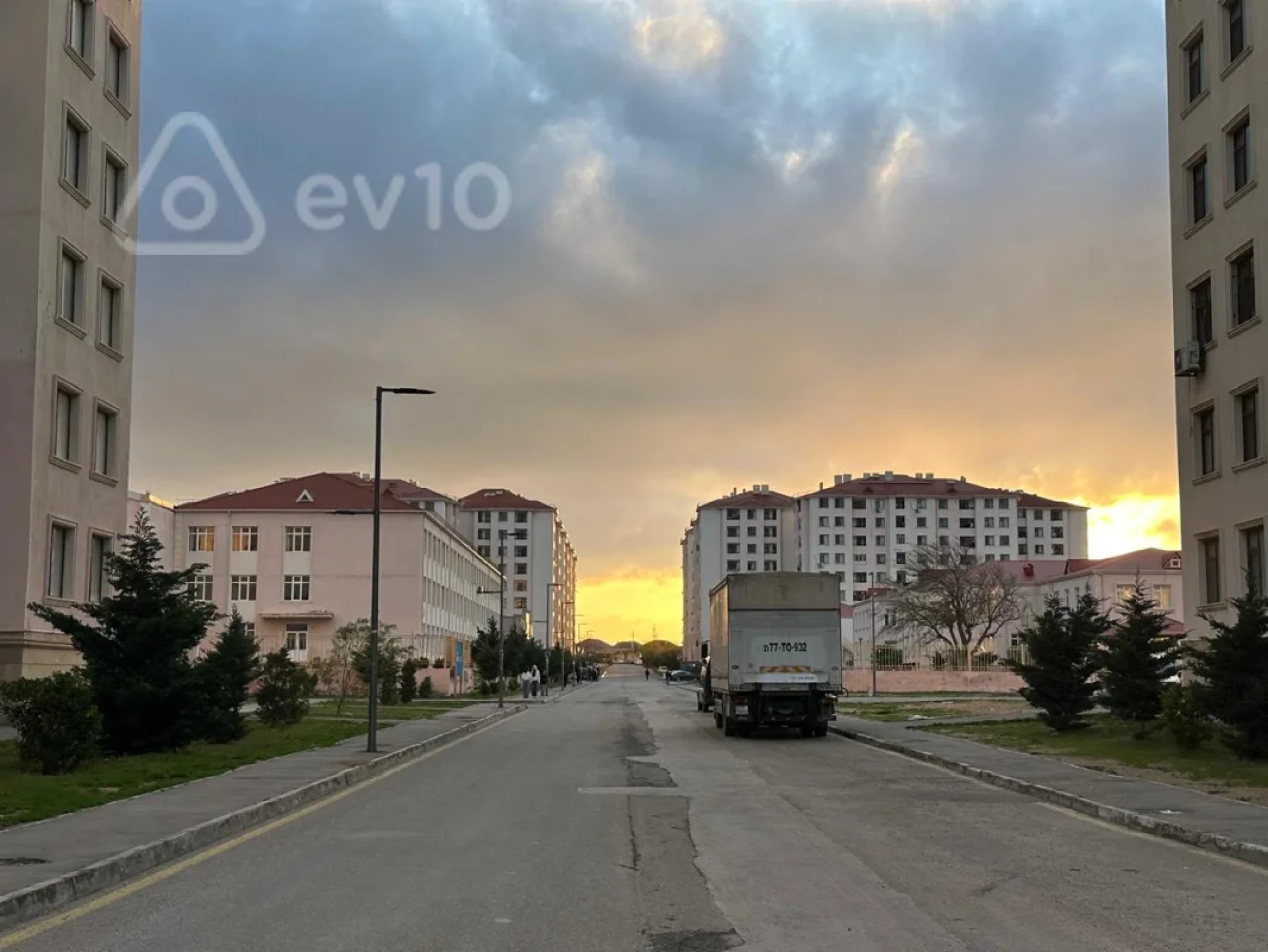 Satılır 4 otaqlı yeni tikili 110 m²