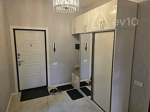 Kirayə verilir 2 otaqlı yeni tikili 79 m²