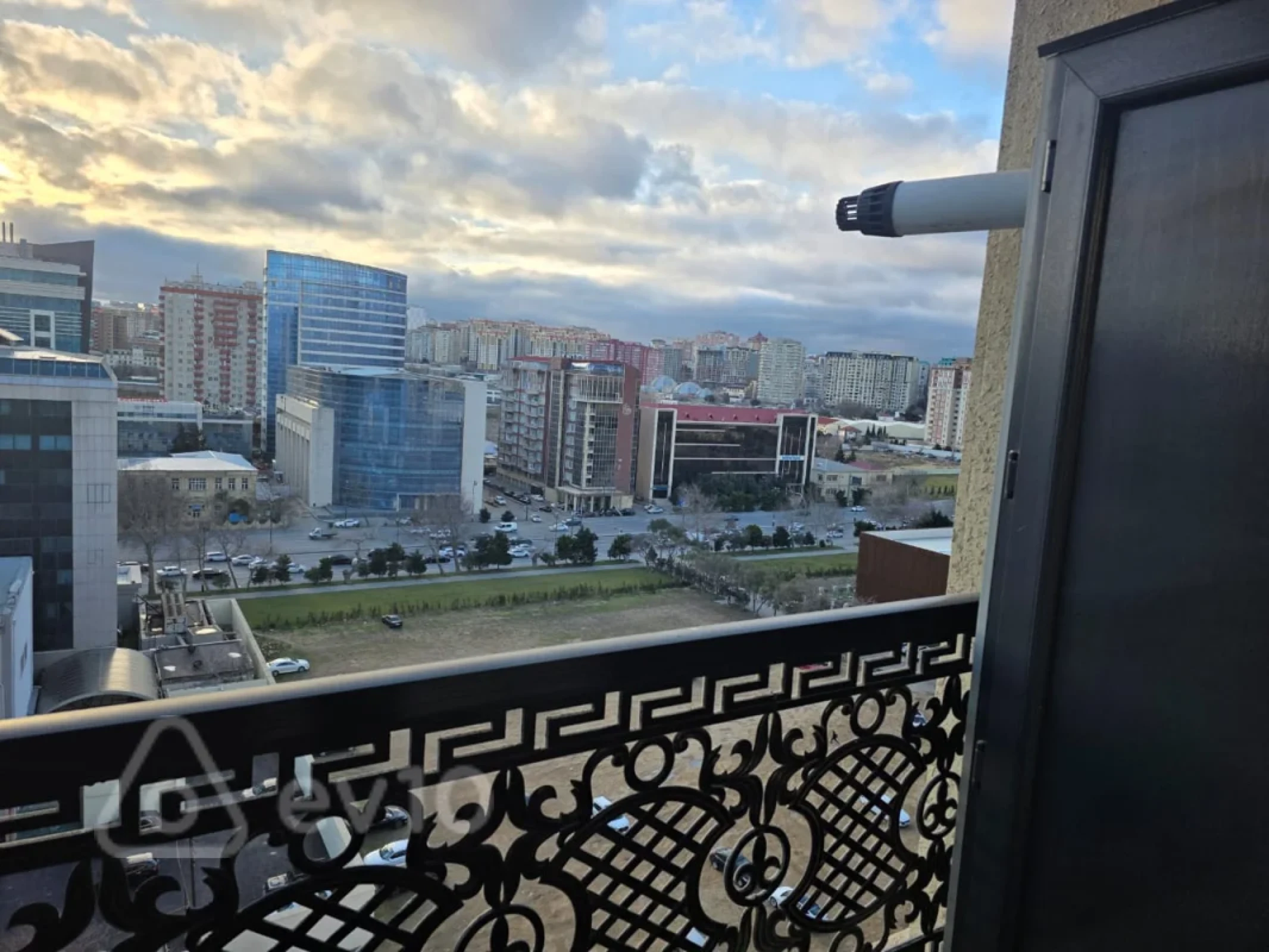 Kirayə verilir 2 otaqlı yeni tikili 79 m²