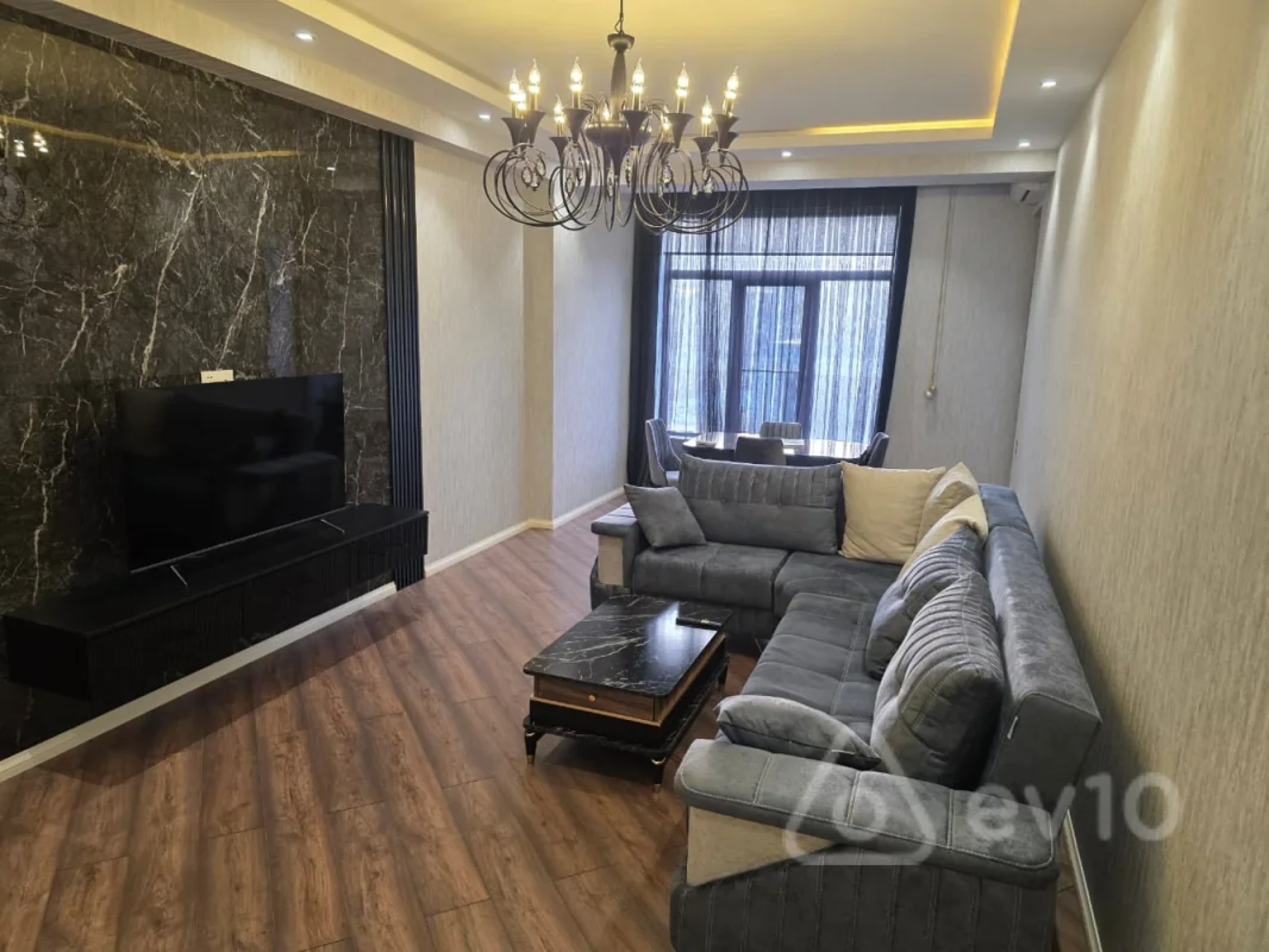 Kirayə verilir 2 otaqlı yeni tikili 79 m²