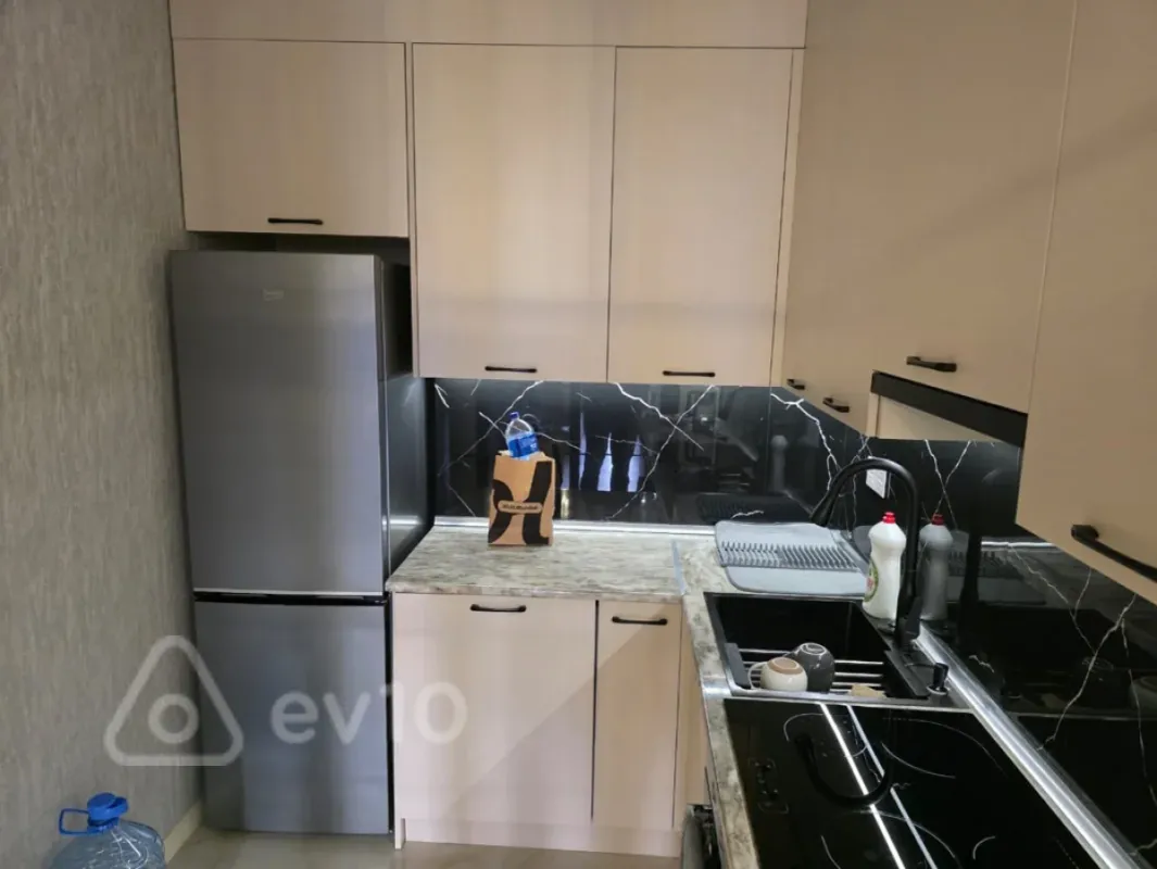 Kirayə verilir 2 otaqlı yeni tikili 79 m²