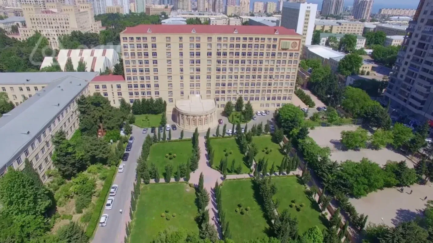 Kirayə verilir 2 otaqlı köhnə tikili 35 m²