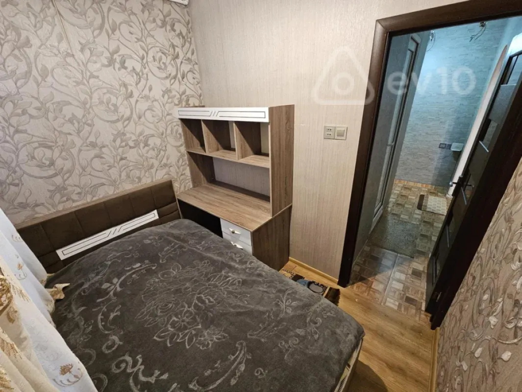 Kirayə verilir 2 otaqlı köhnə tikili 35 m²