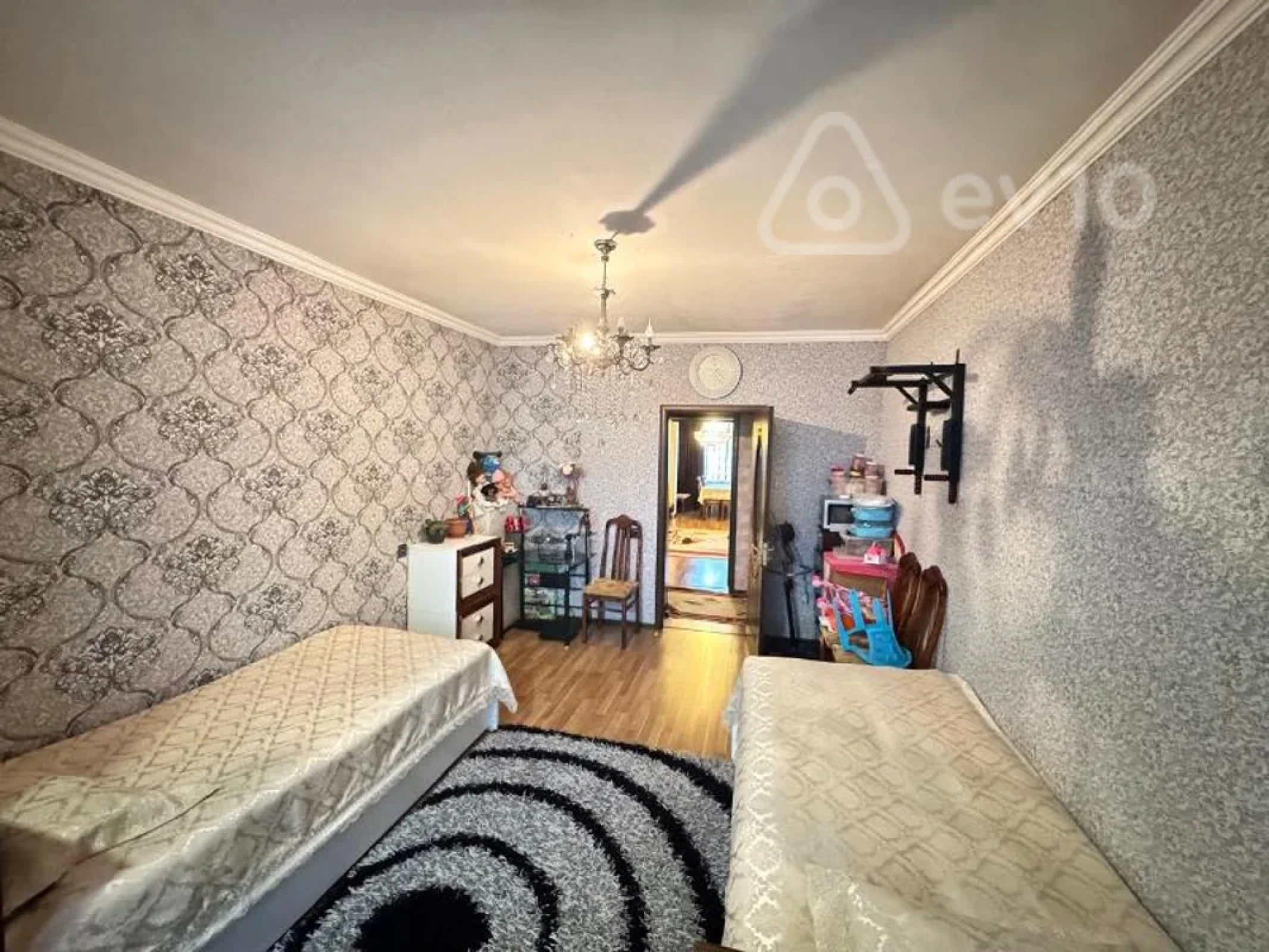 Satılır 4 otaqlı köhnə tikili 110 m²