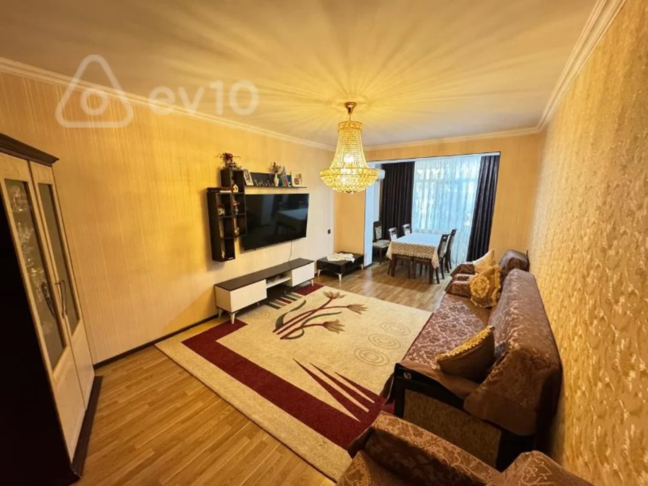 Satılır 4 otaqlı köhnə tikili 110 m²