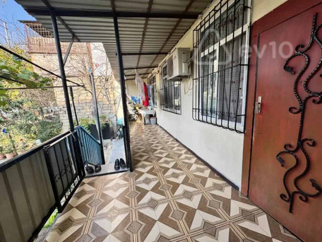 Satılır 4 otaqlı köhnə tikili 110 m²