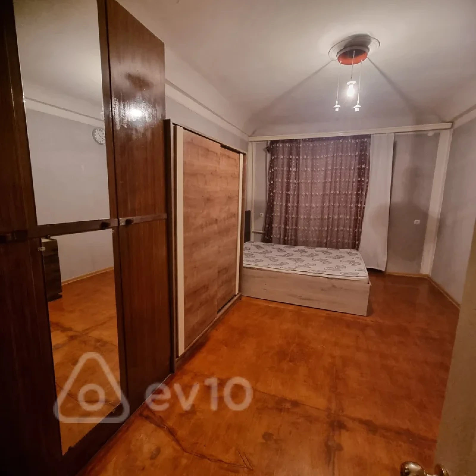 Kirayə verilir 3 otaqlı köhnə tikili 80 m²